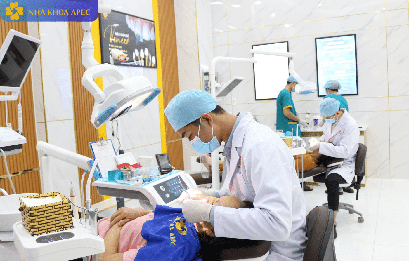 nha khoa niềng răng uy tín